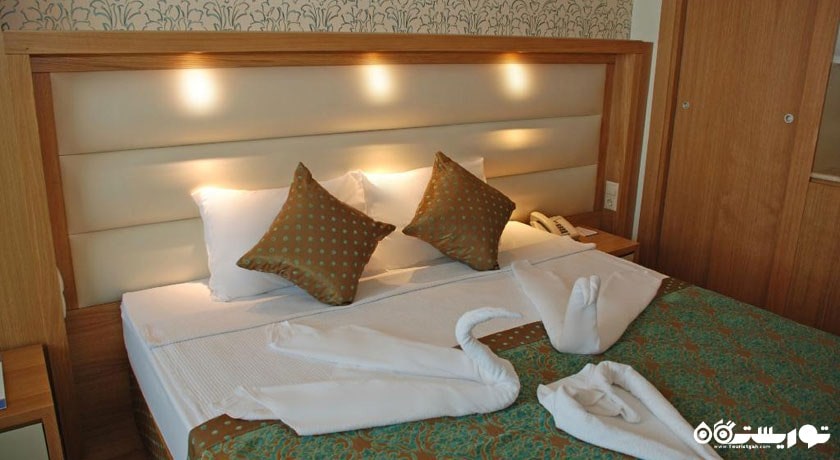 تخت بزرگ اتاق استاندارد